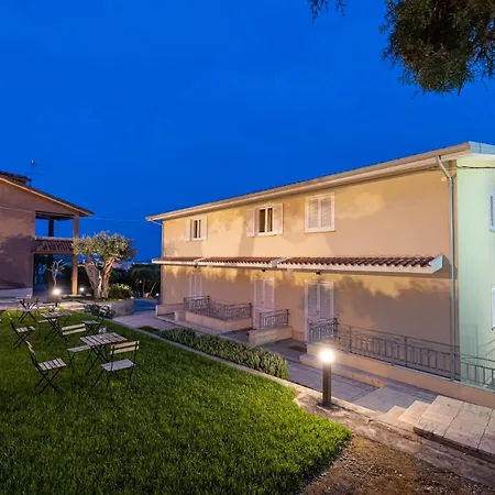 アパートホテル Fiorita 3*