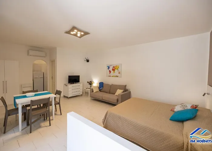 Fiorita アパートホテル ロッチェッラ・イオーニカ